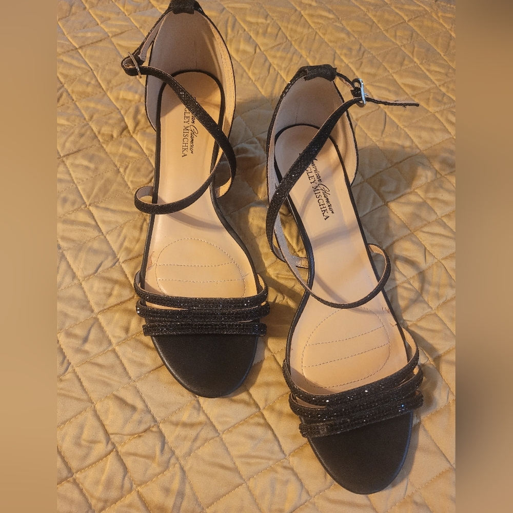 Badgley Mischka shimmer black dressy sandals, size 11